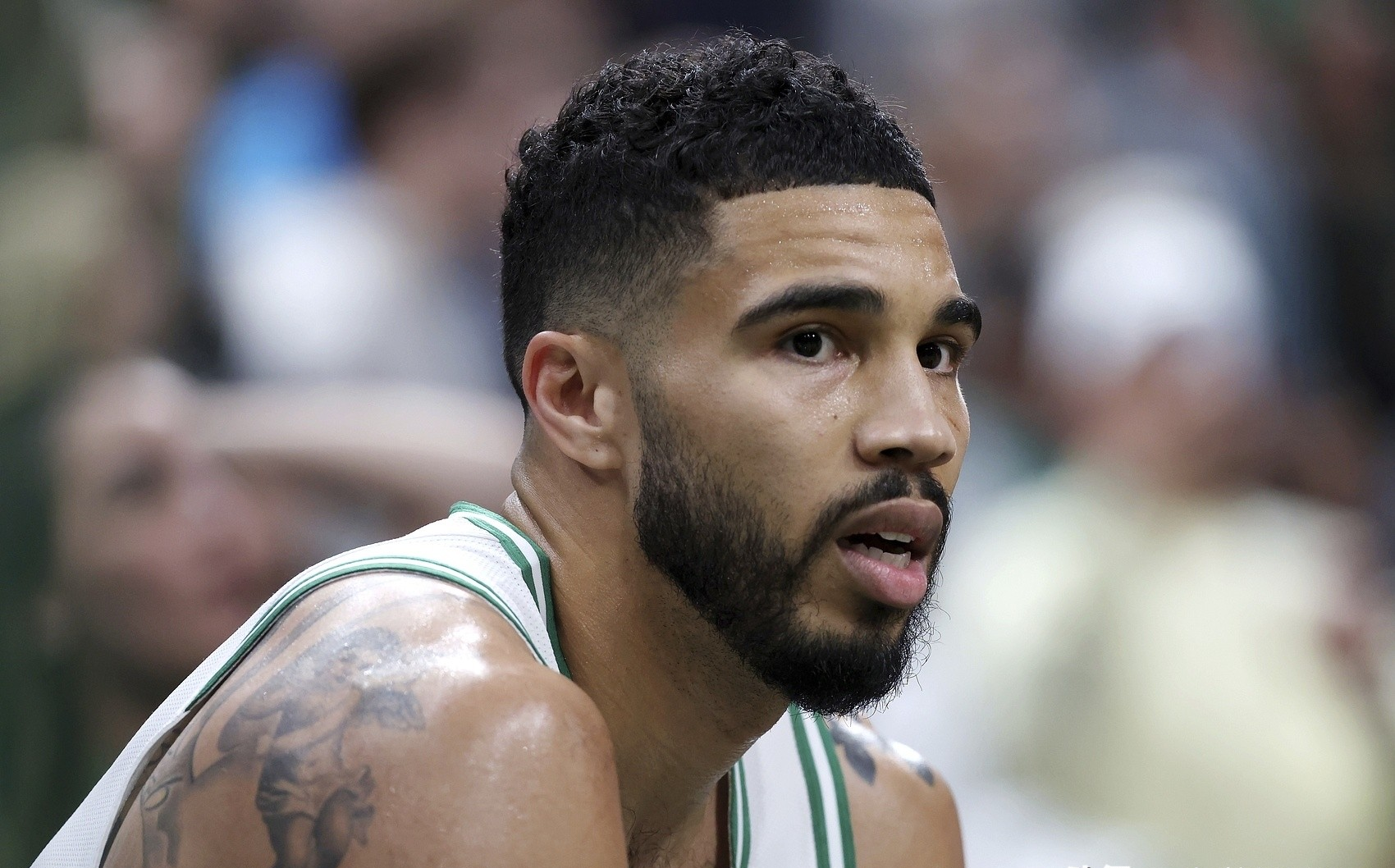 ayx爱游戏官网-塔图姆首秀