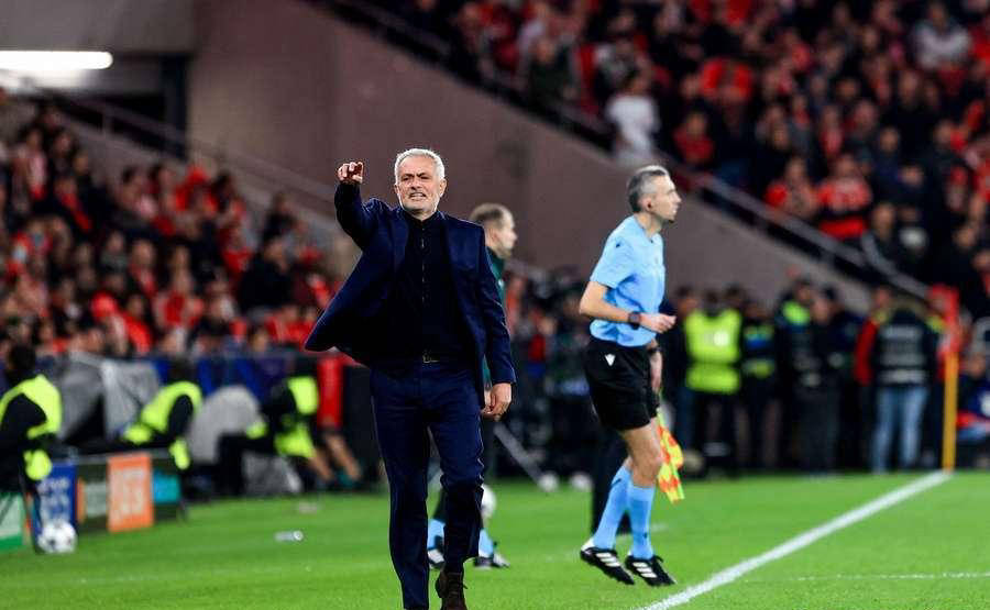 ayx爱游戏官网-关于这也行？萨拉赫赛事官方发布突破纪录新规冲刺阶段本菲卡扳平良机，今晨拜仁慕尼黑备战亚冠的信息